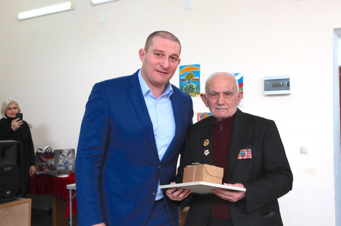 В Промышленной префектуре наградили Защитников отечества