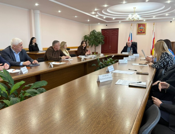 В мэрии столицы республики состоялось заседание Комиссии по соблюдению требований к служебному поведению муниципальных служащих. 