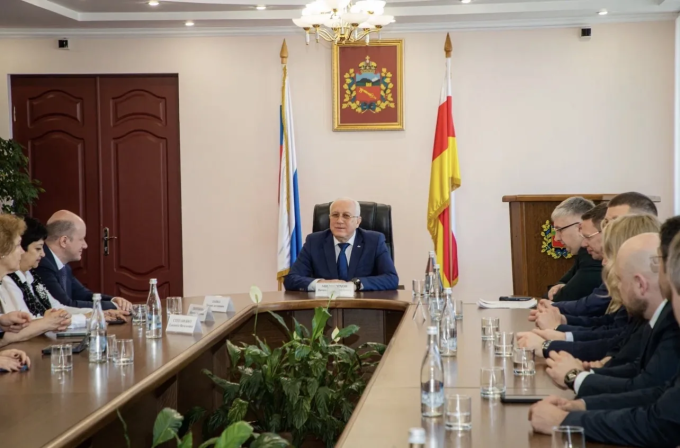 Глава АМС Владикавказа Вячеслав Мильдзихов встретился с участниками программы Президентской академии (РАНХиГС) «Эффективное государство: стратегии развития»