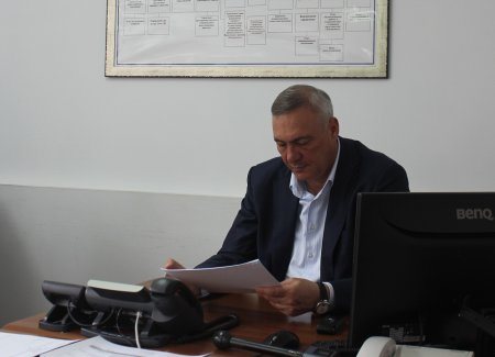 Борис Албегов в телефонном режиме ответил на вопросы горожан