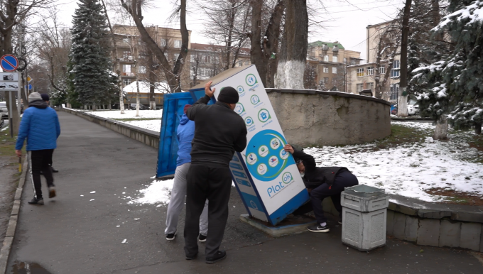 Во Владикавказе ликвидируют незаконные торговые объекты Во Владикавказе ликвидируют незаконные торговые объекты